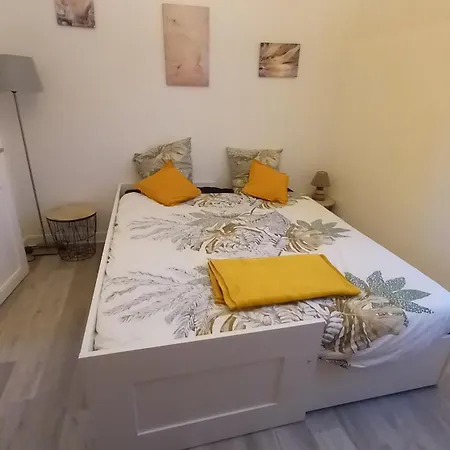 Rez-de-chaussee Saint Marcel Jardin Partage لووْ