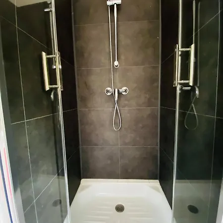 Rez-de-chaussee Saint Marcel Jardin Partage Апартаменты *