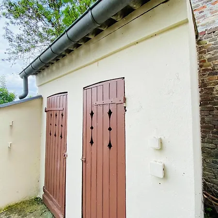 Rez-de-chaussee Saint Marcel Jardin Partage Апартаменты *
